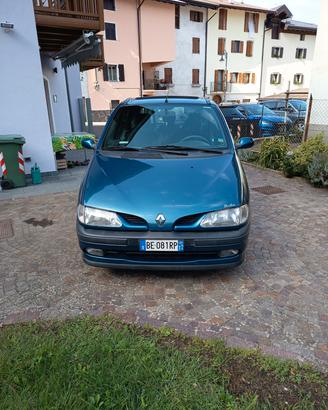 Privato vende Renault Megane Scenic 1900 TDI