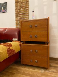 2 comodini in legno