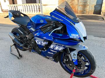 Yamaha R1