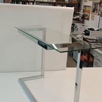 Tavolino  per divano moderno.