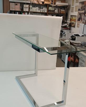 Tavolino  per divano moderno.