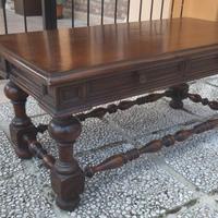 Tavolino in legno massello stile rinascimentale (a