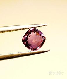 Zaffiro naturale 0.99ct  con cambiamento colore