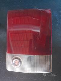 fanale posteriore dx audi 80