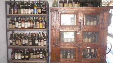 Lotto 450 bottiglie di vino e vetrina artigianale