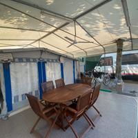 Tavolo da esterno in legno