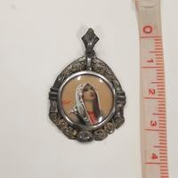 antico ciondolo argento ritratto Madonna dipinto