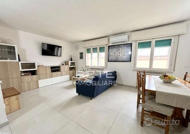 VISERBA - AMPIO TRILOCALE IN QUADRIFAMILIARE