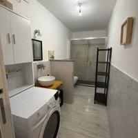 Casa su due piani, piano terra e semiinterrato