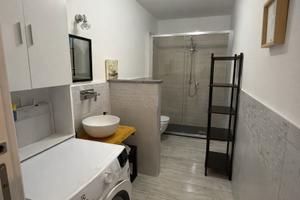 Casa su due piani, piano terra e semiinterrato