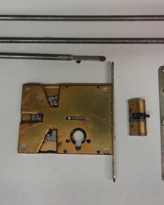 Serratura Quadruplice Destra a spinta per portone