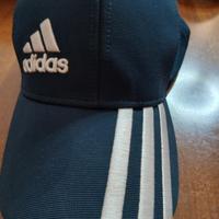 cappelli marca gucci ,e adidas 