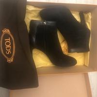 Stivaletti tronchetdonna tod’s neri camoscioUSATO