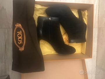 Trochetto donna tod’s neri camoscioUSATO