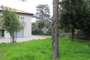 VILLA A SCHIERA A CASALGRANDE