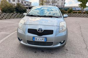 Toyota Yaris 1.3 5 p NAVI 2A SERIE