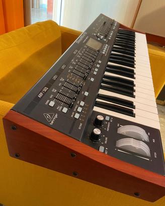 Behringer DeepMind 12