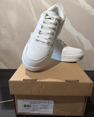 Sneakers LA Gear bianche n.40 nuove