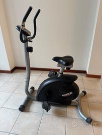 Cyclette da casa compattissima grigia nera