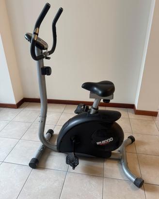Cyclette da casa compattissima grigia nera