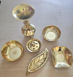 Ciotole e vaso in ottone
