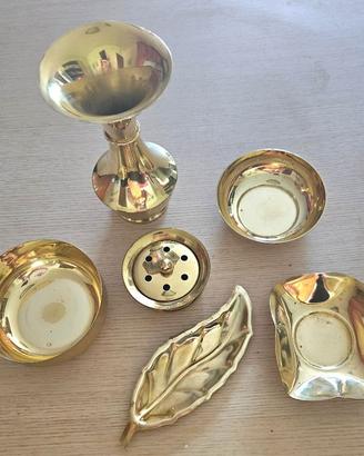 Ciotole e vaso in ottone