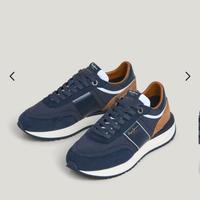 Sneakers Con Dettagli In Camoscio. Bue navy.