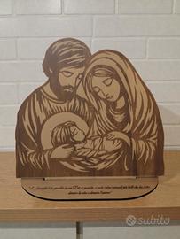 Sacra Famiglia in Legno Inciso – Decorazione Ele