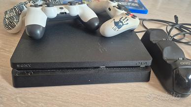 ps4 slim  2 controller e giochi