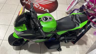 Moto elettrica a batteria con musica tipo Kawasaki