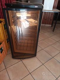 cantinetta da vino rosso