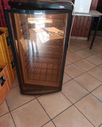 cantinetta da vino rosso
