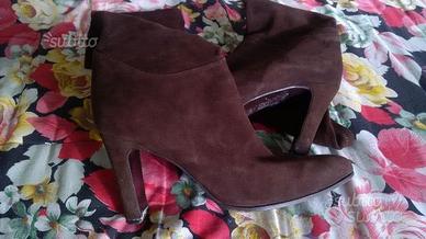 Stivali in camoscio Altariva Roma