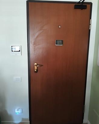 Porta blindata DR con spioncino