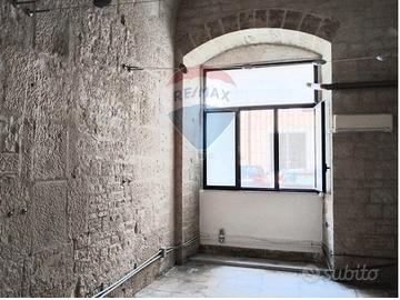 Ufficio in pietra viva a Molfetta (Ba)