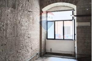 Ufficio in pietra viva a Molfetta (Ba)