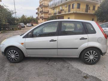 FORD Fiesta 5ª serie - 2004