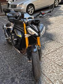 Triumph speed triple 1200