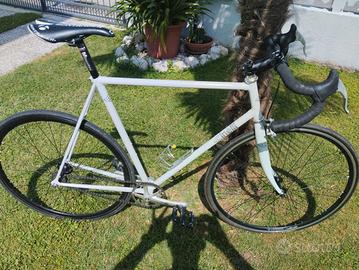 scatto fisso 