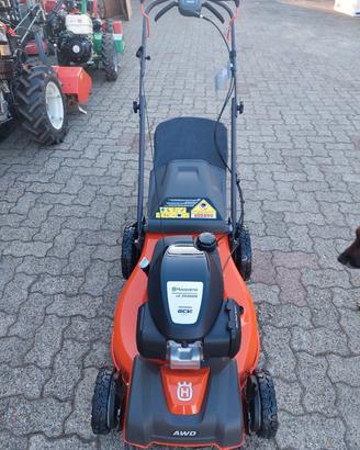 TOSAERBA HUSQVARNA LC 353 AWD