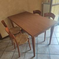 Tavolo da cucina allungabile + 4 sedie