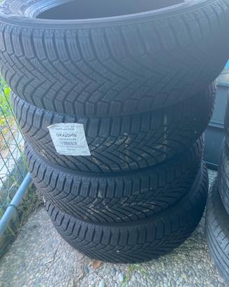 4 TOKOHAMA 215/60R17 96H