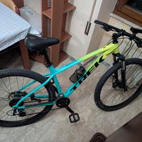 Trek Marlin 5 gen 2 2024 bicicletta 