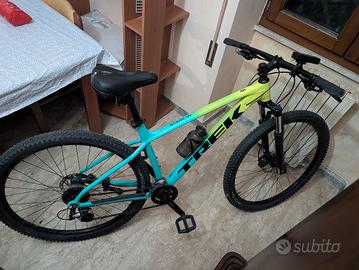 Trek Marlin 5 gen 2 2024 bicicletta 