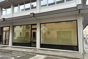 NEGOZIO A MONTEBELLUNA