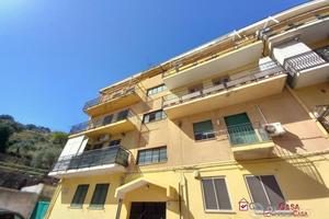 Pressi Policlinico,tre vani e servizi per studenti