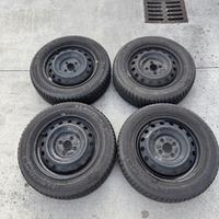 4 gomme invernali Michelin 185/60 R15 con cerchi