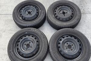 4 gomme invernali Michelin 185/60 R15 con cerchi