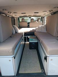 Allestimento camperizzazione furgone Opel Vivaro