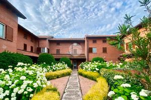 VILLA A SCHIERA A CARATE BRIANZA